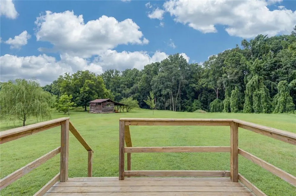 492 Gumlog Creek Martin, GA 30557
