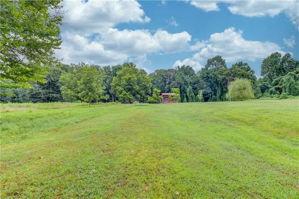 492 Gumlog Creek Martin, GA 30557