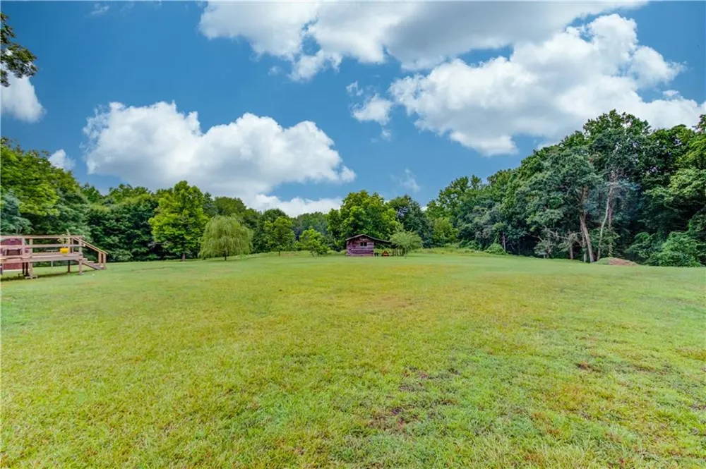 492 Gumlog Creek Martin, GA 30557