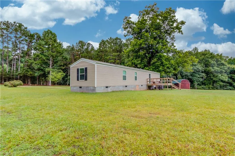 492 Gumlog Creek Martin, GA 30557
