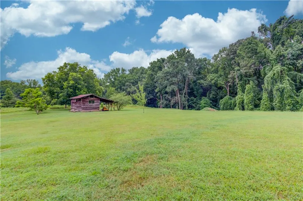 492 Gumlog Creek Martin, GA 30557