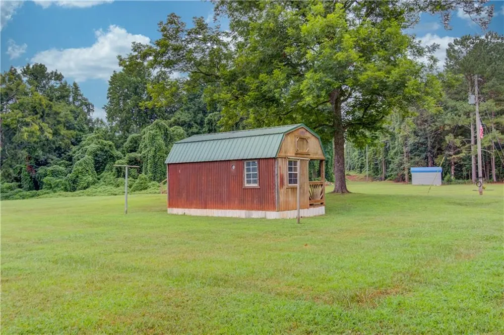 492 Gumlog Creek Martin, GA 30557