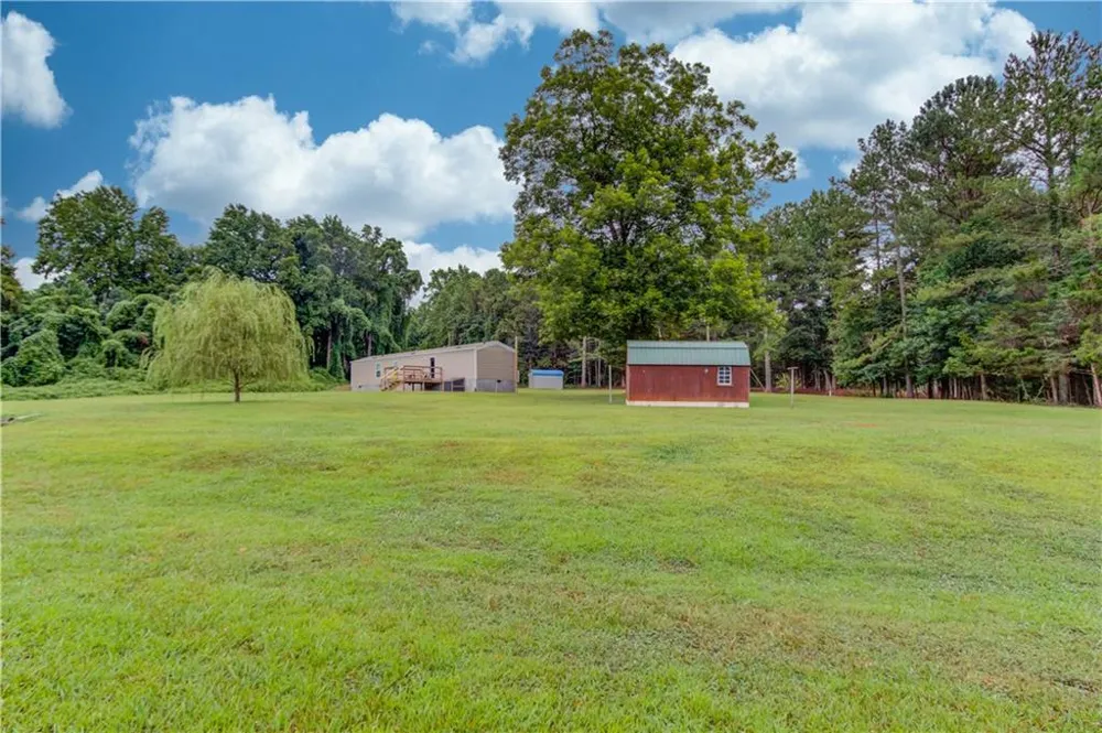 492 Gumlog Creek Martin, GA 30557