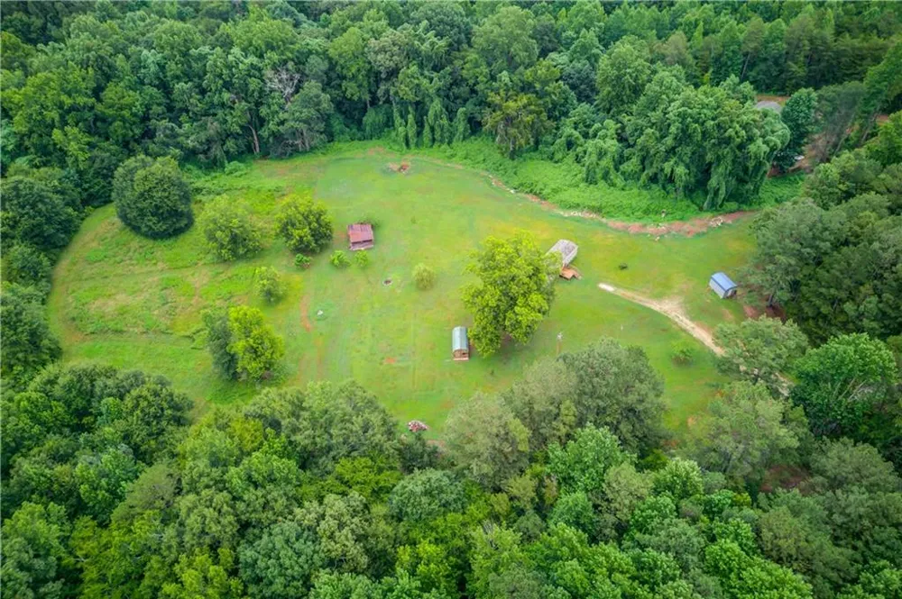 492 Gumlog Creek Martin, GA 30557