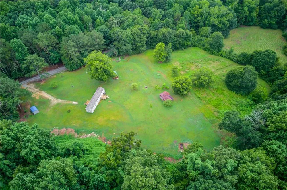 492 Gumlog Creek Martin, GA 30557