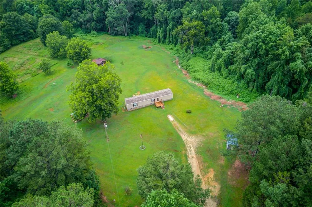 492 Gumlog Creek Martin, GA 30557