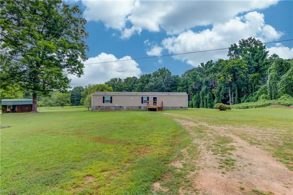 492 Gumlog Creek Martin, GA 30557