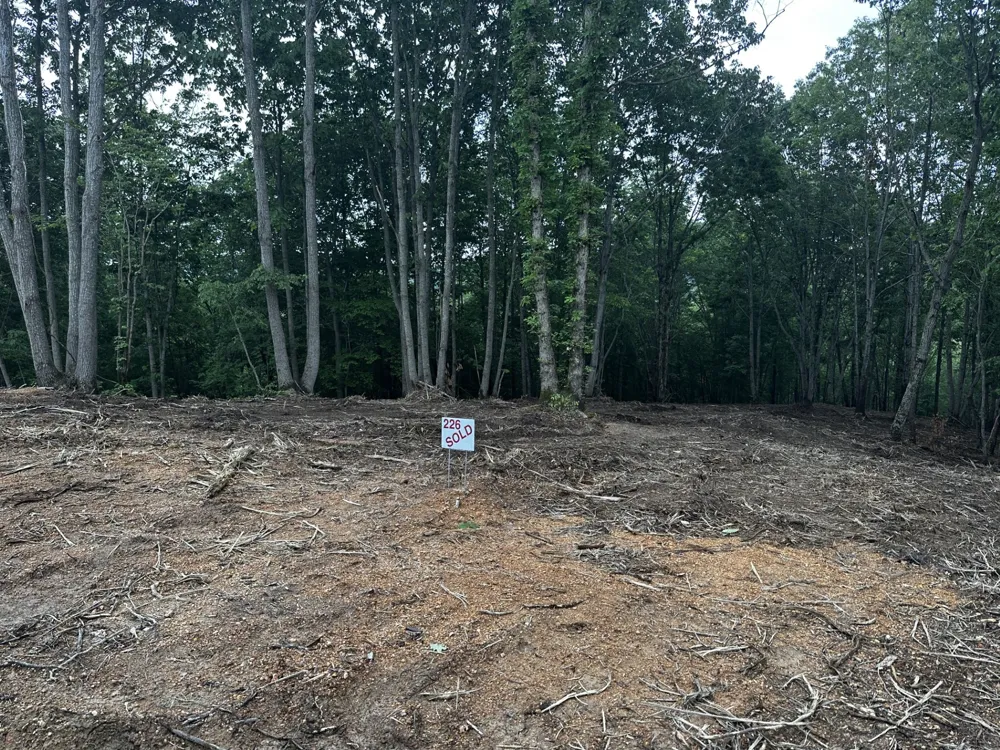 322 Briarwood Dr Linden, TN 37096