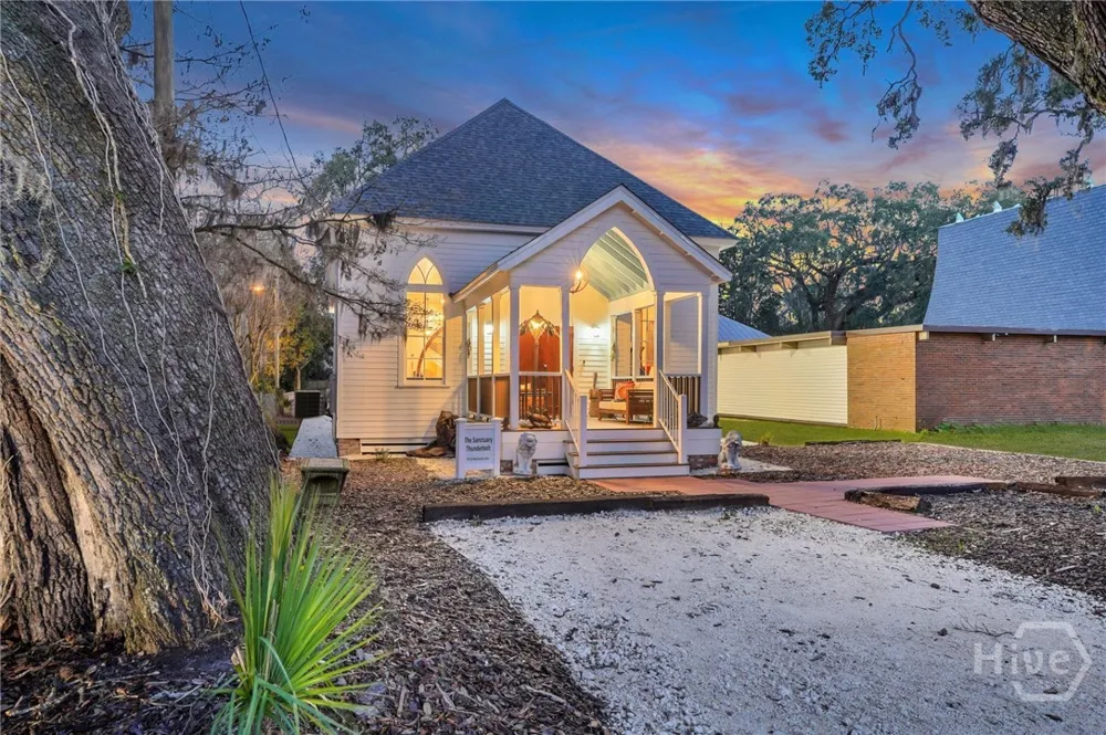 2716 Mechanics Avenue Thunderbolt, GA 31404