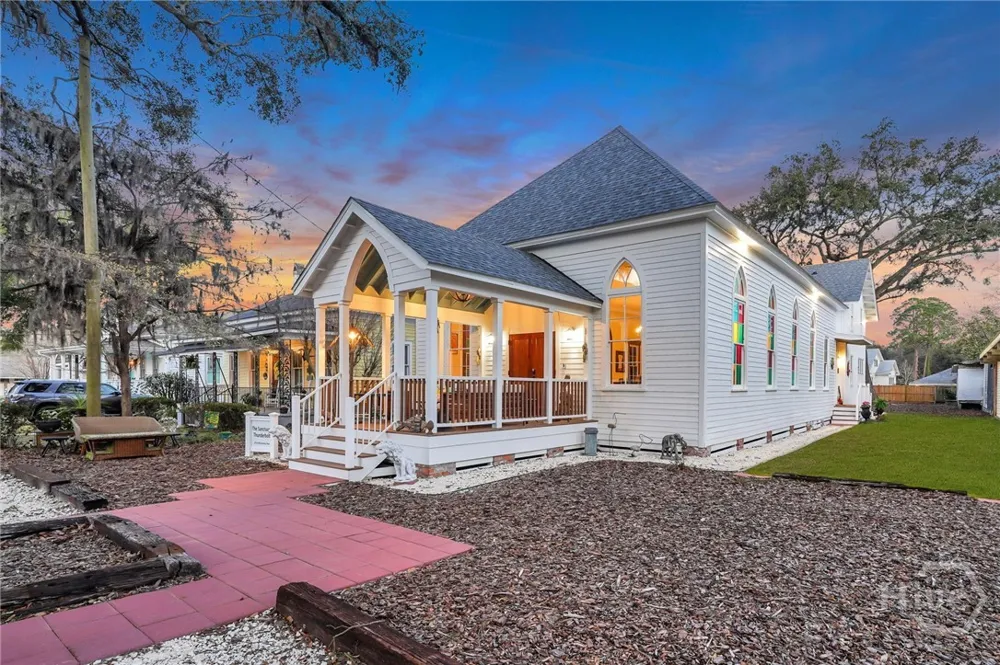 2716 Mechanics Avenue Thunderbolt, GA 31404