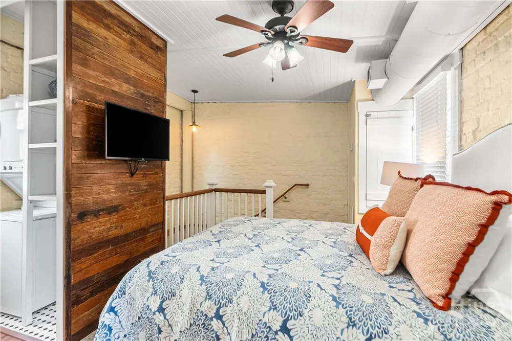 125 W Gordon Street Savannah, GA 31401