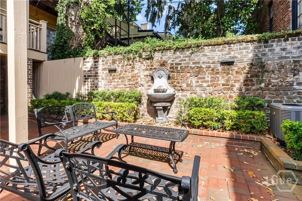 125 W Gordon Street Savannah, GA 31401