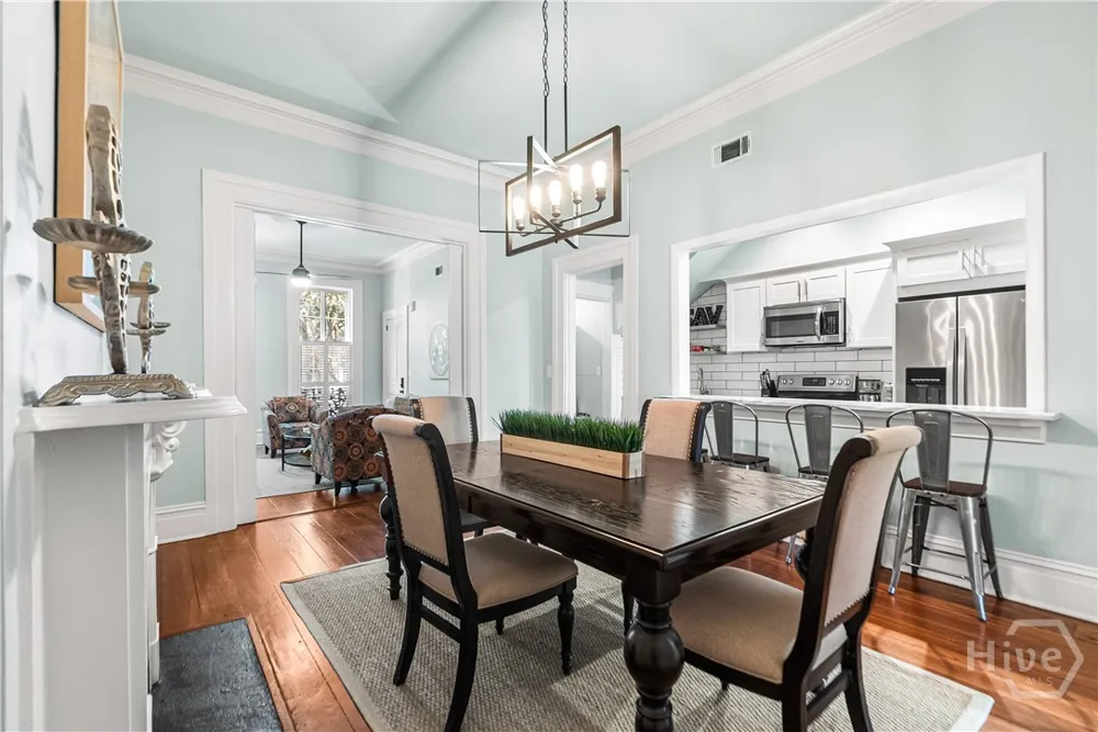 125 W Gordon Street Savannah, GA 31401