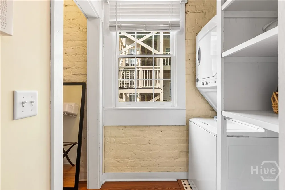 125 W Gordon Street Savannah, GA 31401
