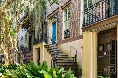 125 W Gordon Street