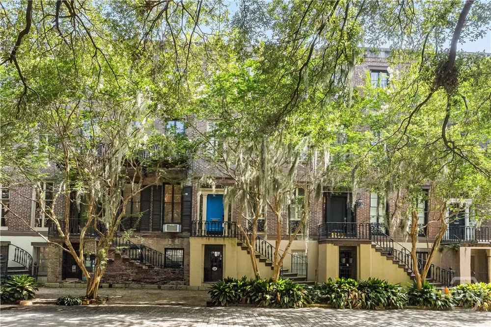 125 W Gordon Street Savannah, GA 31401