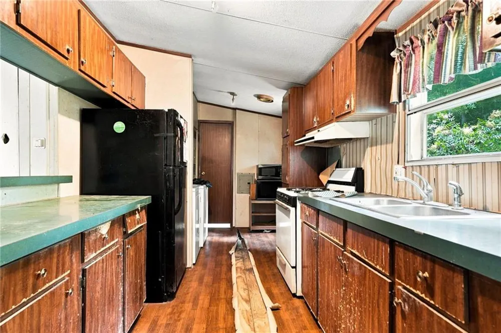 1310 Davis Road W Fairmount, GA 30139