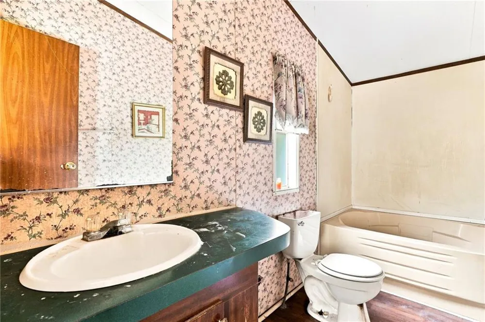 1310 Davis Road W Fairmount, GA 30139
