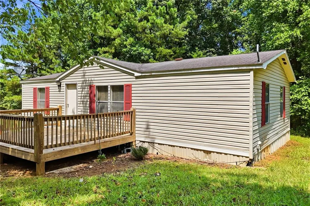 1310 Davis Road W Fairmount, GA 30139