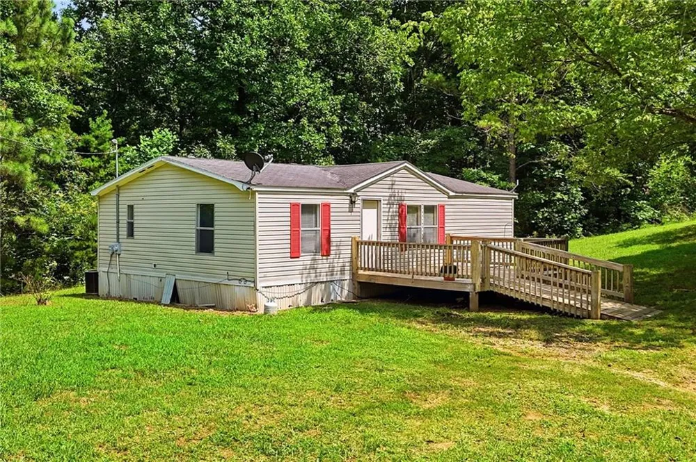 1310 Davis Road W Fairmount, GA 30139