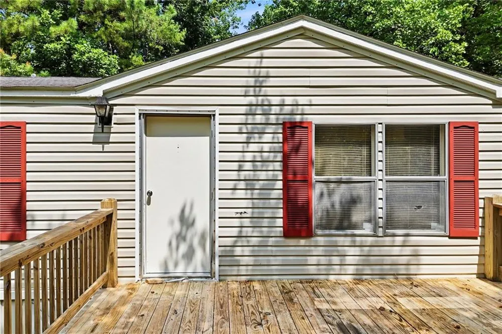 1310 Davis Road W Fairmount, GA 30139