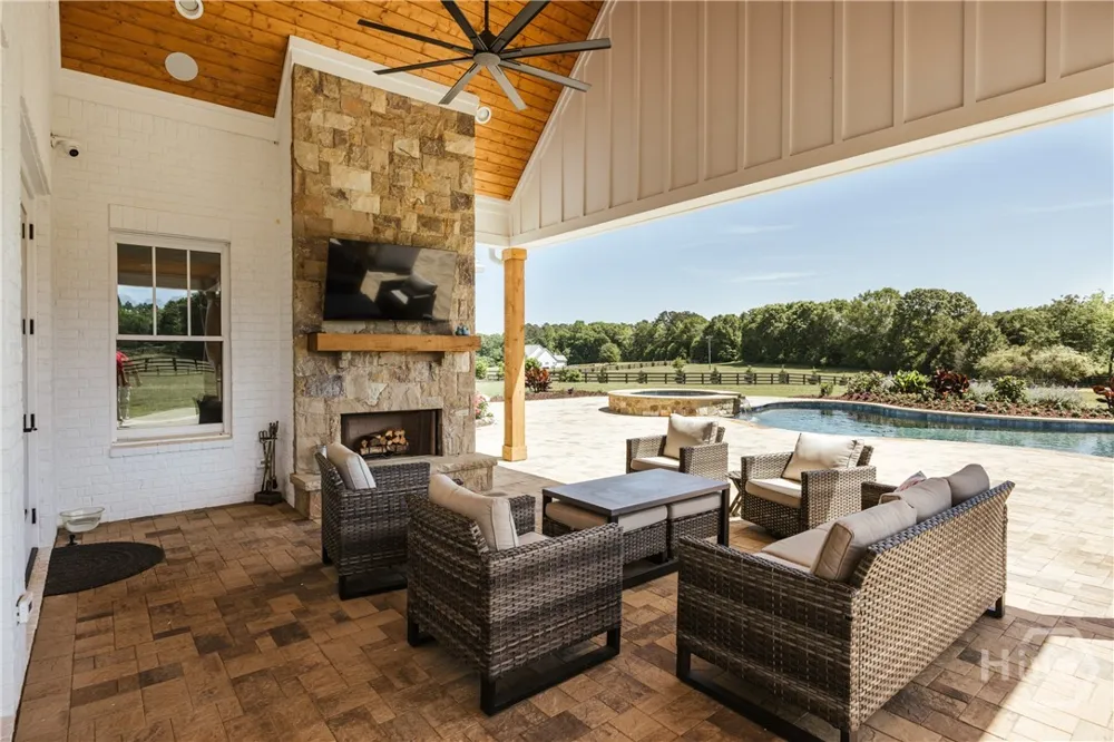 1820 Clover Lane Bishop, GA 30621