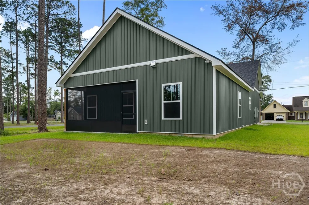 145 Waters Circle Pembroke, GA 31321