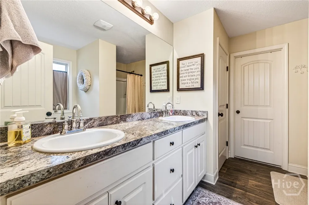 32 Armstrong Drive Mansfield, GA 30055