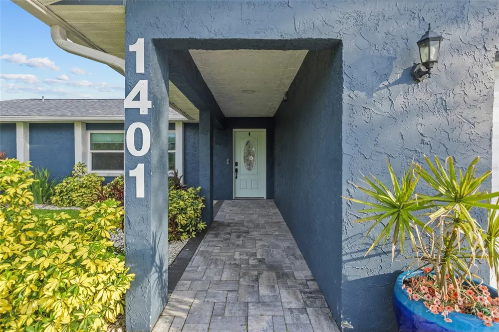 1401 GEORGETOWNE DRIVE Sarasota, FL 34232