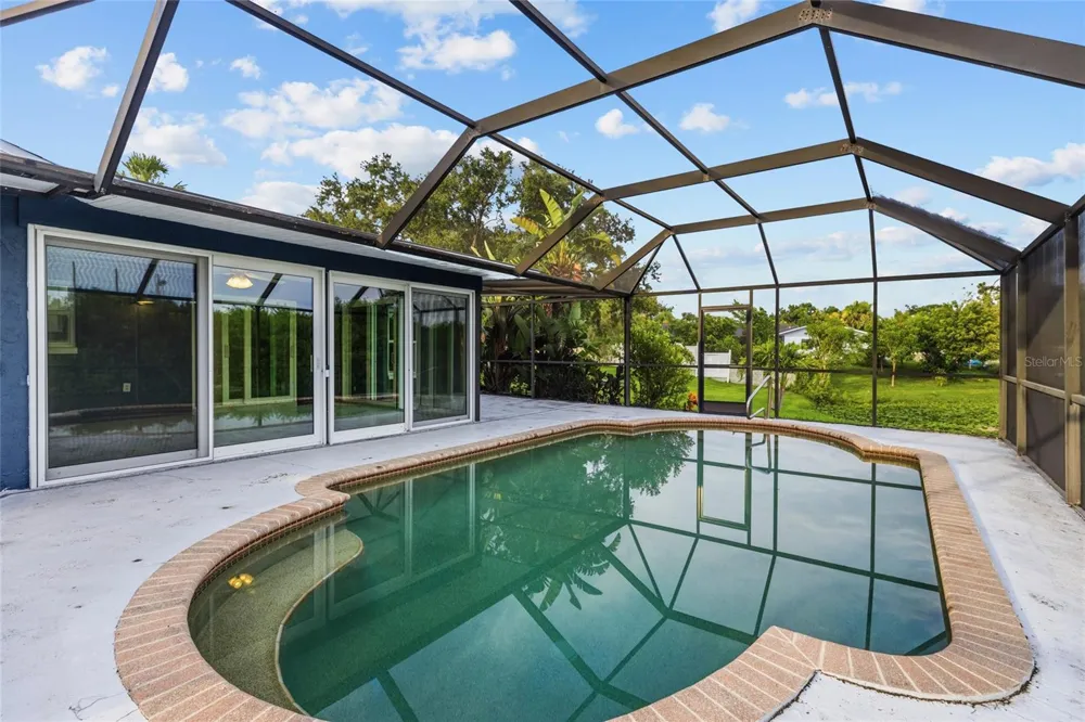1401 GEORGETOWNE DRIVE Sarasota, FL 34232