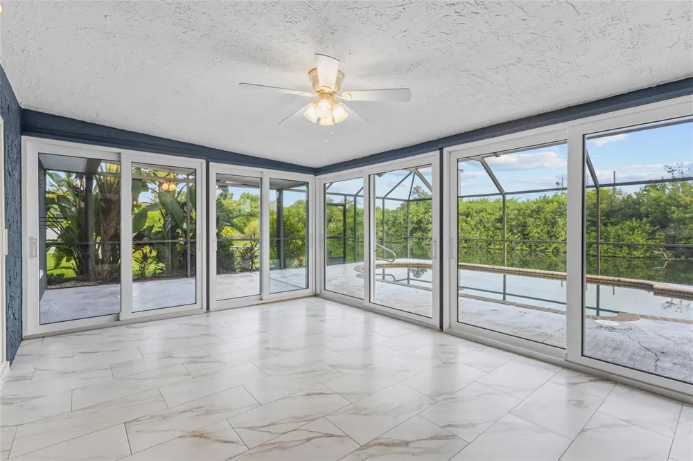 1401 GEORGETOWNE DRIVE Sarasota, FL 34232