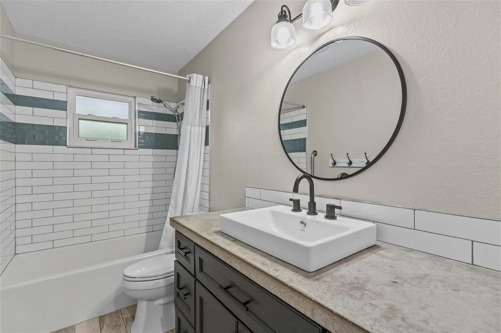 1401 GEORGETOWNE DRIVE Sarasota, FL 34232