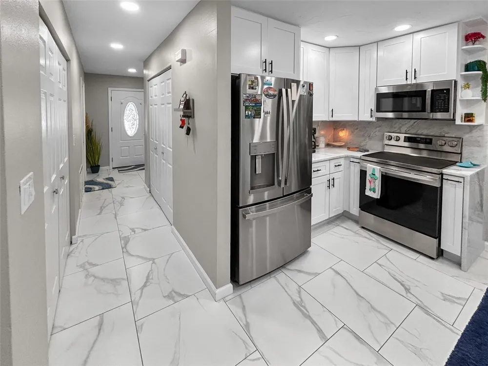 1401 GEORGETOWNE DRIVE Sarasota, FL 34232