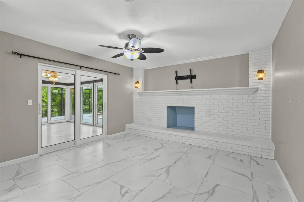 1401 GEORGETOWNE DRIVE Sarasota, FL 34232