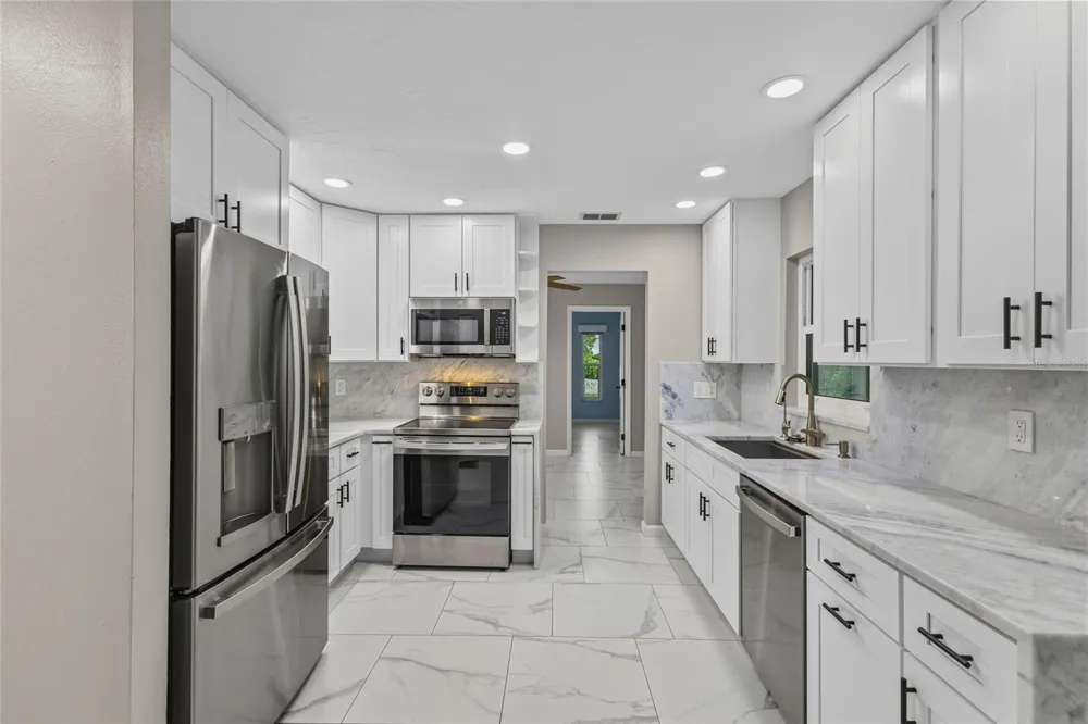 1401 GEORGETOWNE DRIVE Sarasota, FL 34232