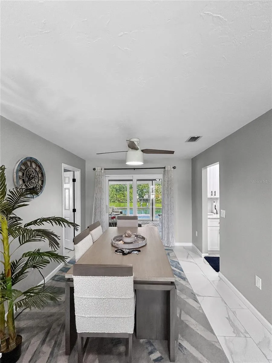 1401 GEORGETOWNE DRIVE Sarasota, FL 34232