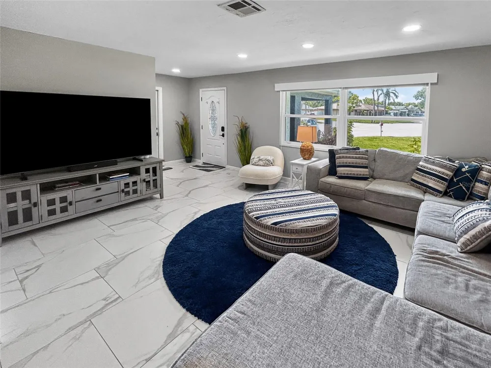 1401 GEORGETOWNE DRIVE Sarasota, FL 34232