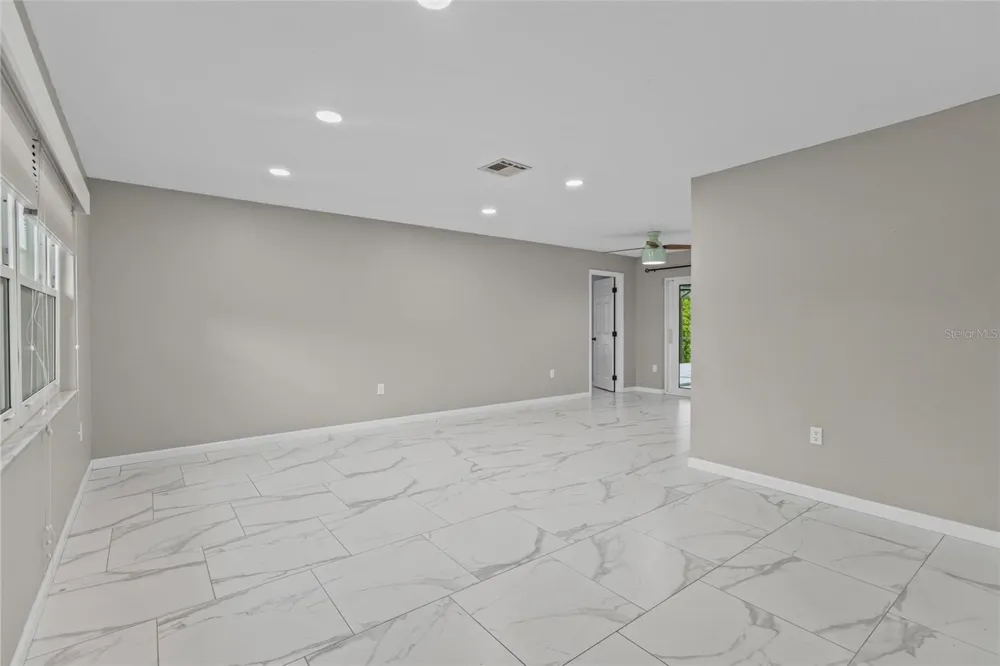 1401 GEORGETOWNE DRIVE Sarasota, FL 34232