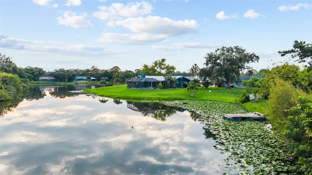 1401 GEORGETOWNE DRIVE Sarasota, FL 34232