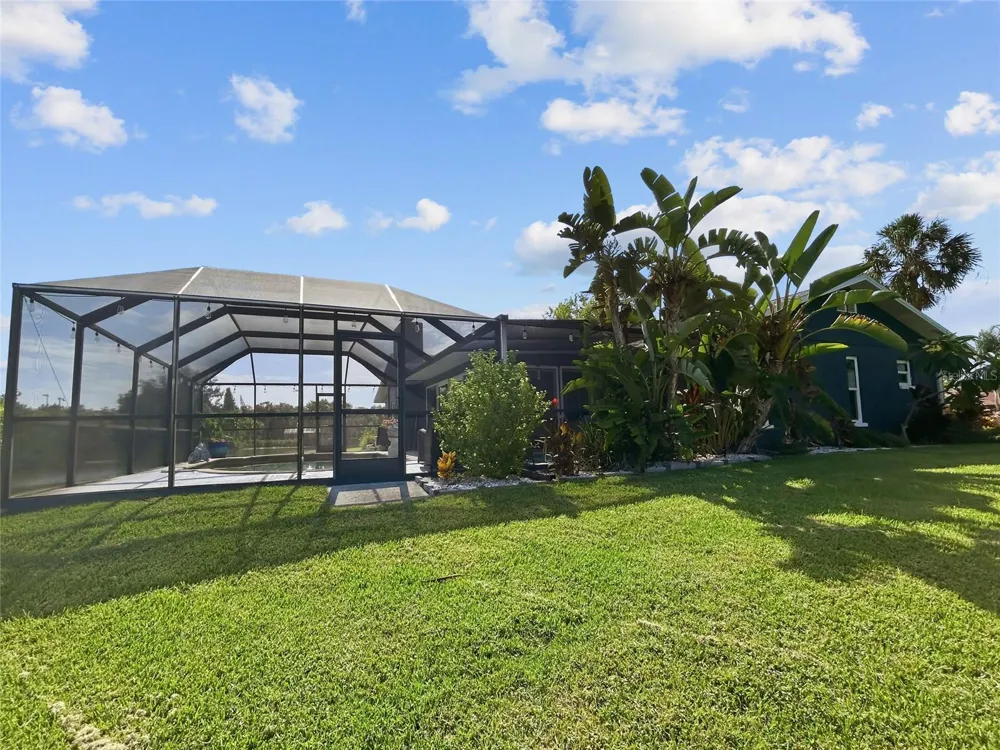 1401 GEORGETOWNE DRIVE Sarasota, FL 34232