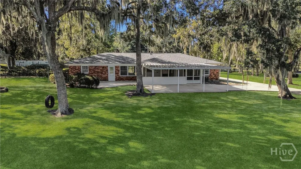 1613 Lake Drive Midway, GA 31320