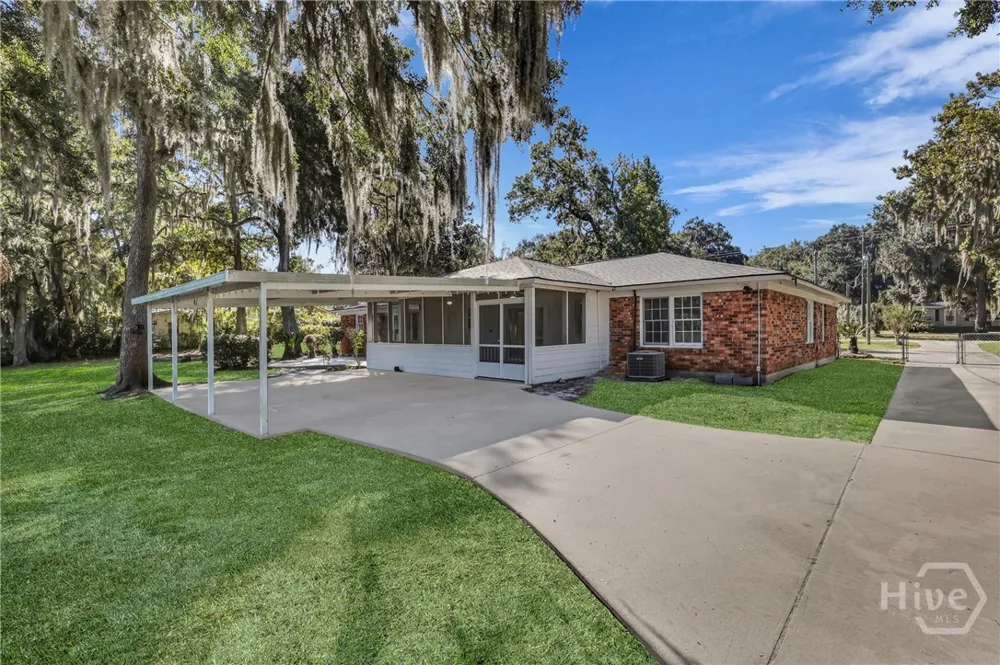 1613 Lake Drive Midway, GA 31320