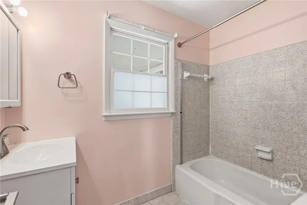 1613 Lake Drive Midway, GA 31320
