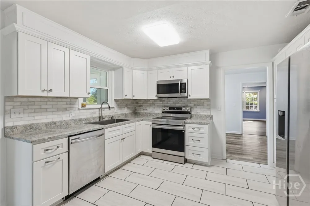 1613 Lake Drive Midway, GA 31320