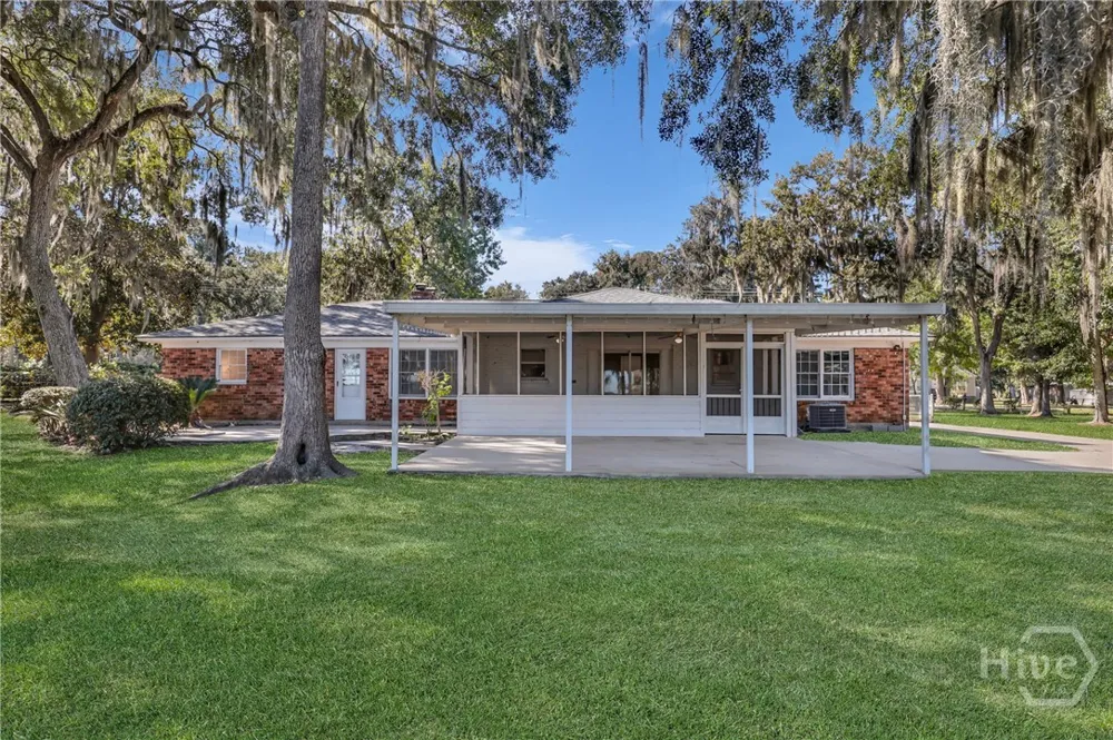 1613 Lake Drive Midway, GA 31320
