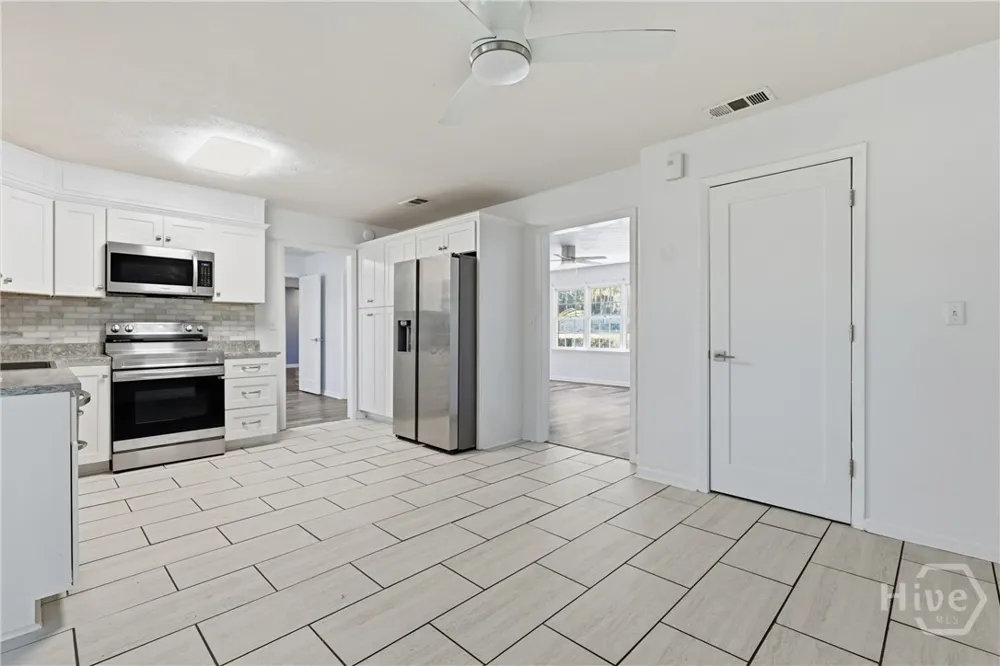 1613 Lake Drive Midway, GA 31320