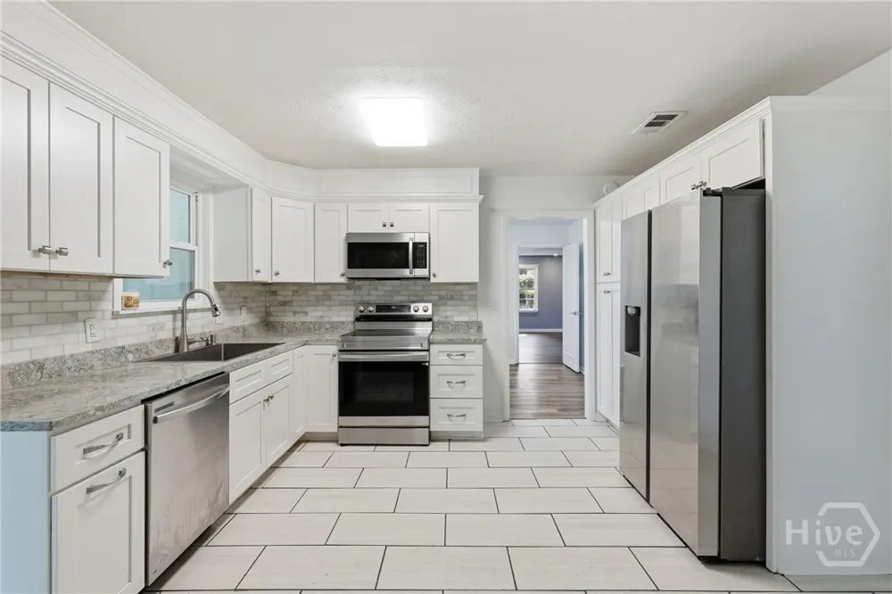 1613 Lake Drive Midway, GA 31320