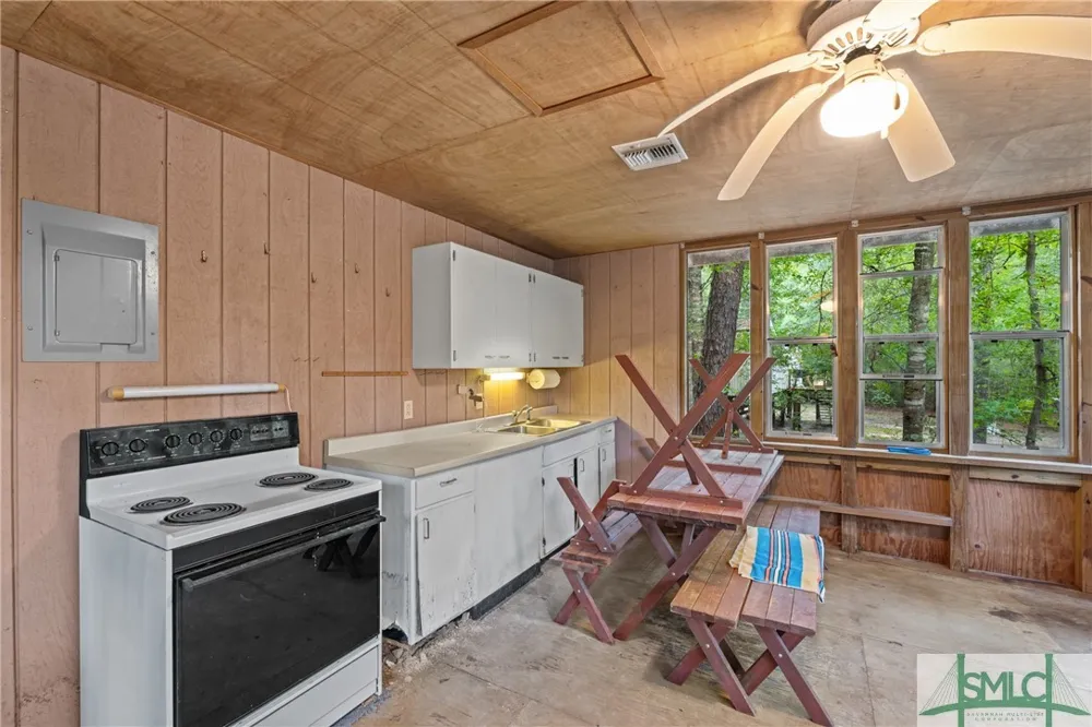 628 Riverside Drive Claxton, GA 30417
