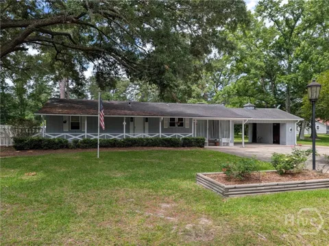 642 Island Drive