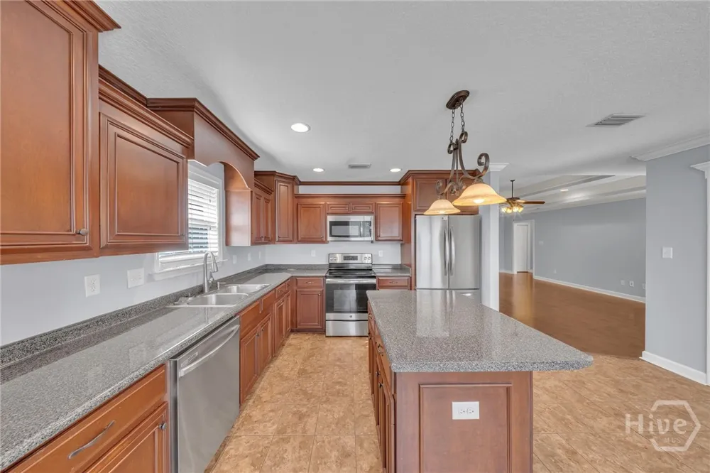 4248 Shadow Garden Hahira, GA 31632